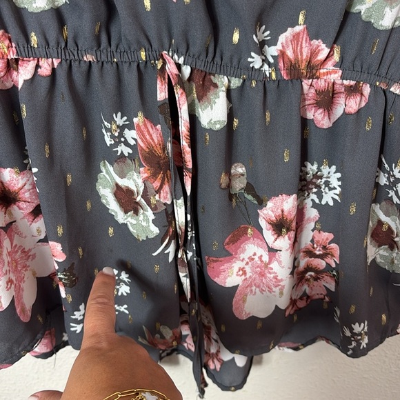 J for Justify Grey Gold Blush Floral Top Partial Zipper neckline size large - Picture 4 of 9